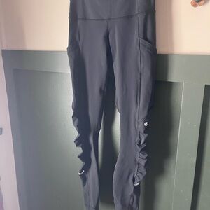 Lululemon black ruched ankle leggings